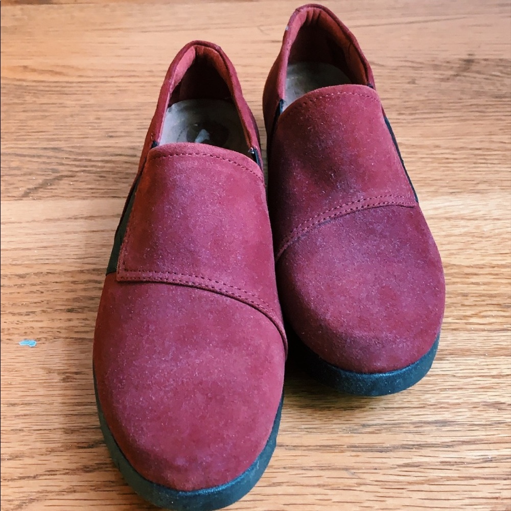 Clark’s Slip Ons